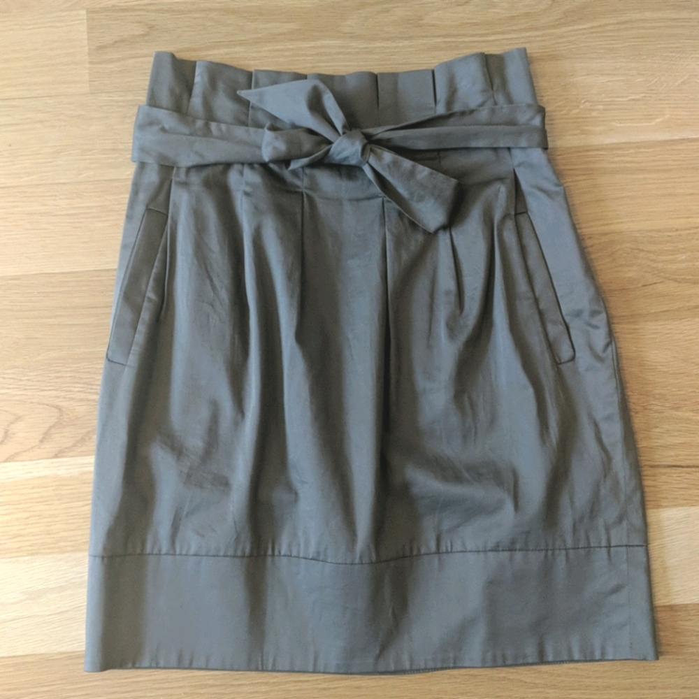 BCBG paper bag waist great skirt with pockets sz 2